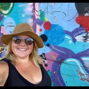 Meet your Posher, Allison